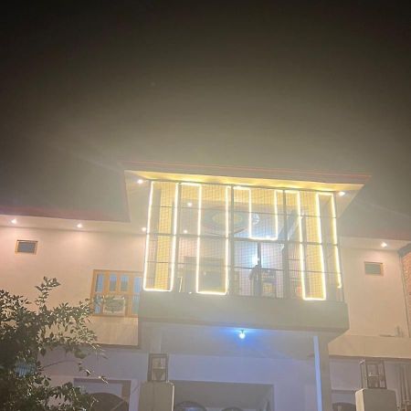 Veda Palace, 900 Meter Distancce From Temple Ayodhya Exterior photo