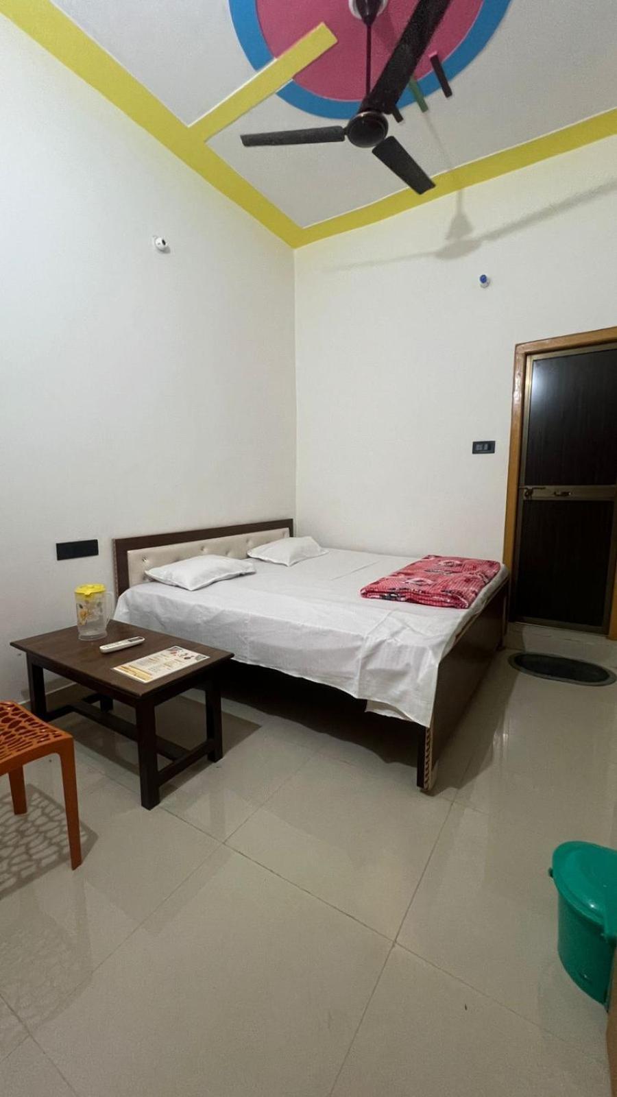 Veda Palace, 900 Meter Distancce From Temple Ayodhya Exterior photo